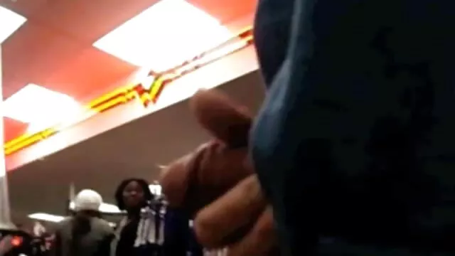 پورنو بدون ثبت نام  زن ژاپنی به یک قفسه عکس و فیلم سوپر خارجی آهنی گره خورده بود و شلاق خورد